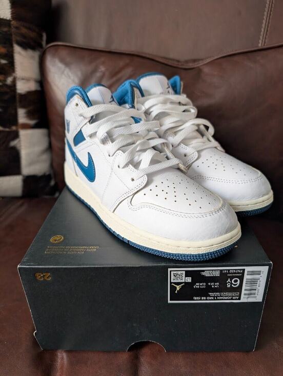Jordan Other - Big Kid's Jordan 1 Mid SE White/Industrial Blue-Sail (FN7432 141) SIZE: 6.5